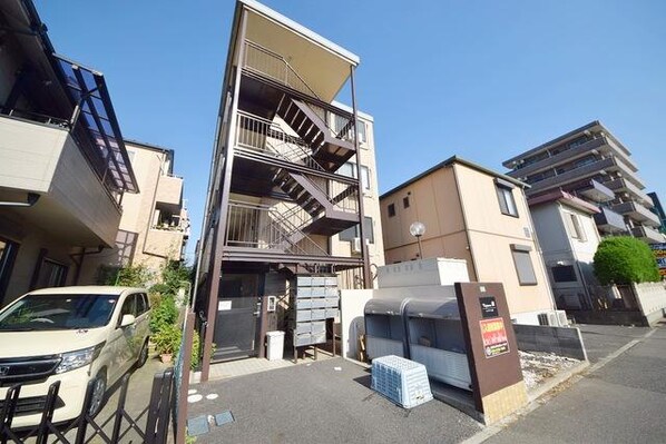 レジナス蕨の物件外観写真